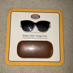 Fossil Women's Black/brown Sunglasses with Case